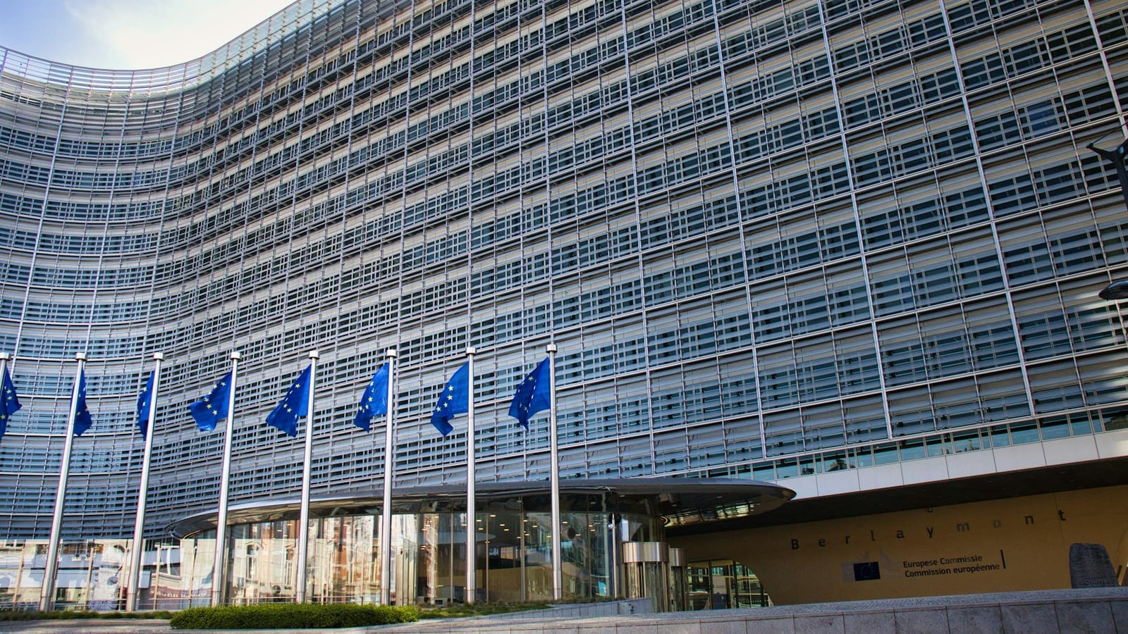 Os conhecidos que desconhecemos